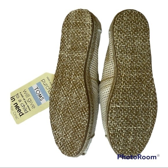 Toms Slip On Classic Flats Women’s size 5.5- NWT - Picture 8 of 8